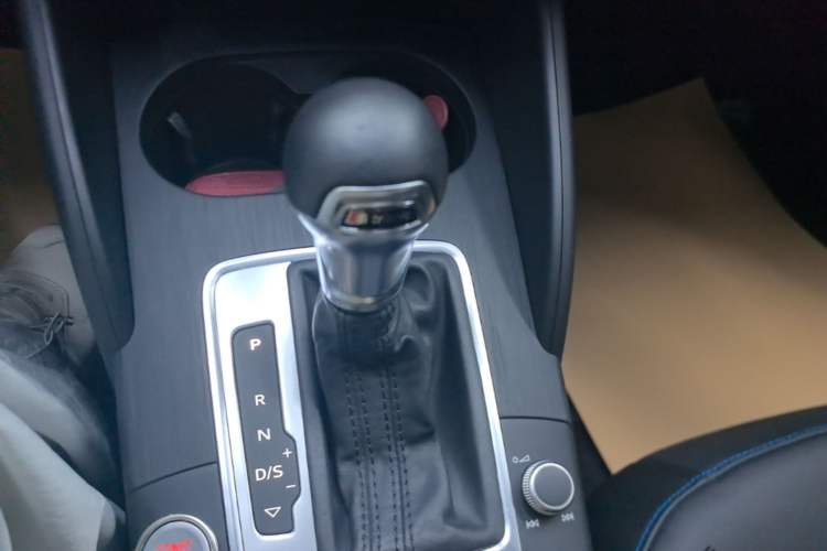 Used Audi A3 2020 Limousine 35 TFSI Fashion Edition China VI Emission Standard Gear Lever