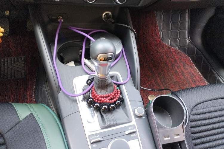 Used Audi A3 2020 Sportback 35 TFSI Fashion Edition China VI Emission Standard Gear Lever