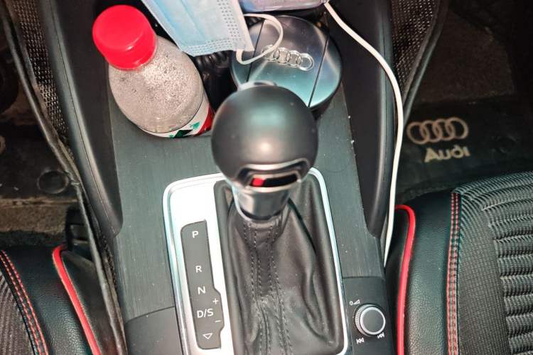 Used Audi A3 2020 Restyled Sportback 35 TFSI Entry-Level China VI Emission Standard Gear Lever
