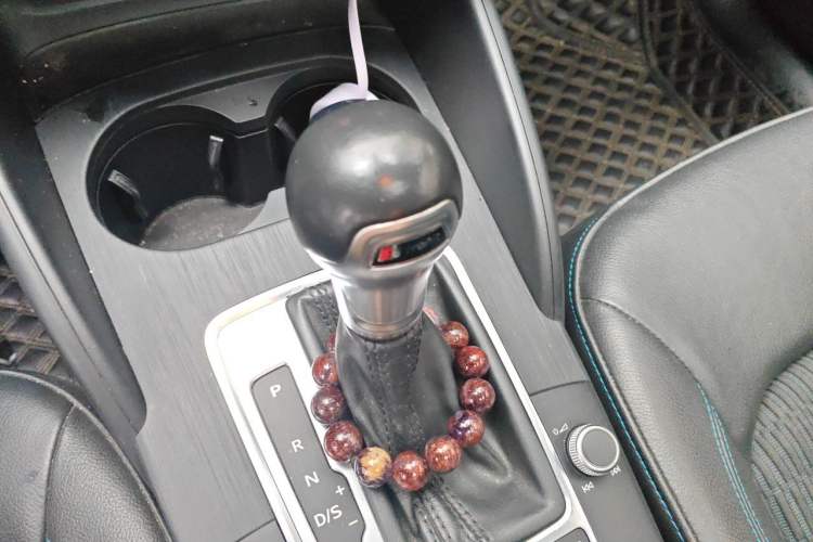 Used Audi A3 2020 Sportback 35 TFSI Fashion Edition China VI Emission Standard Gear Lever