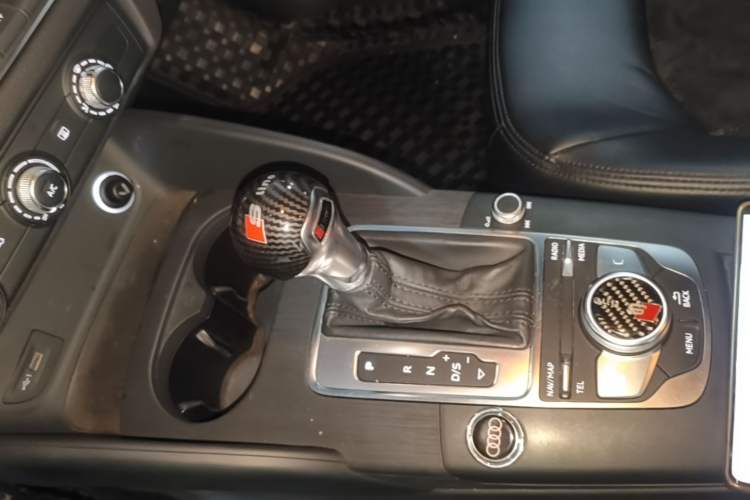 Used Audi A3 2020 Restyled Sportback 35 TFSI Entry-Level China VI Emission Standard Gear Lever