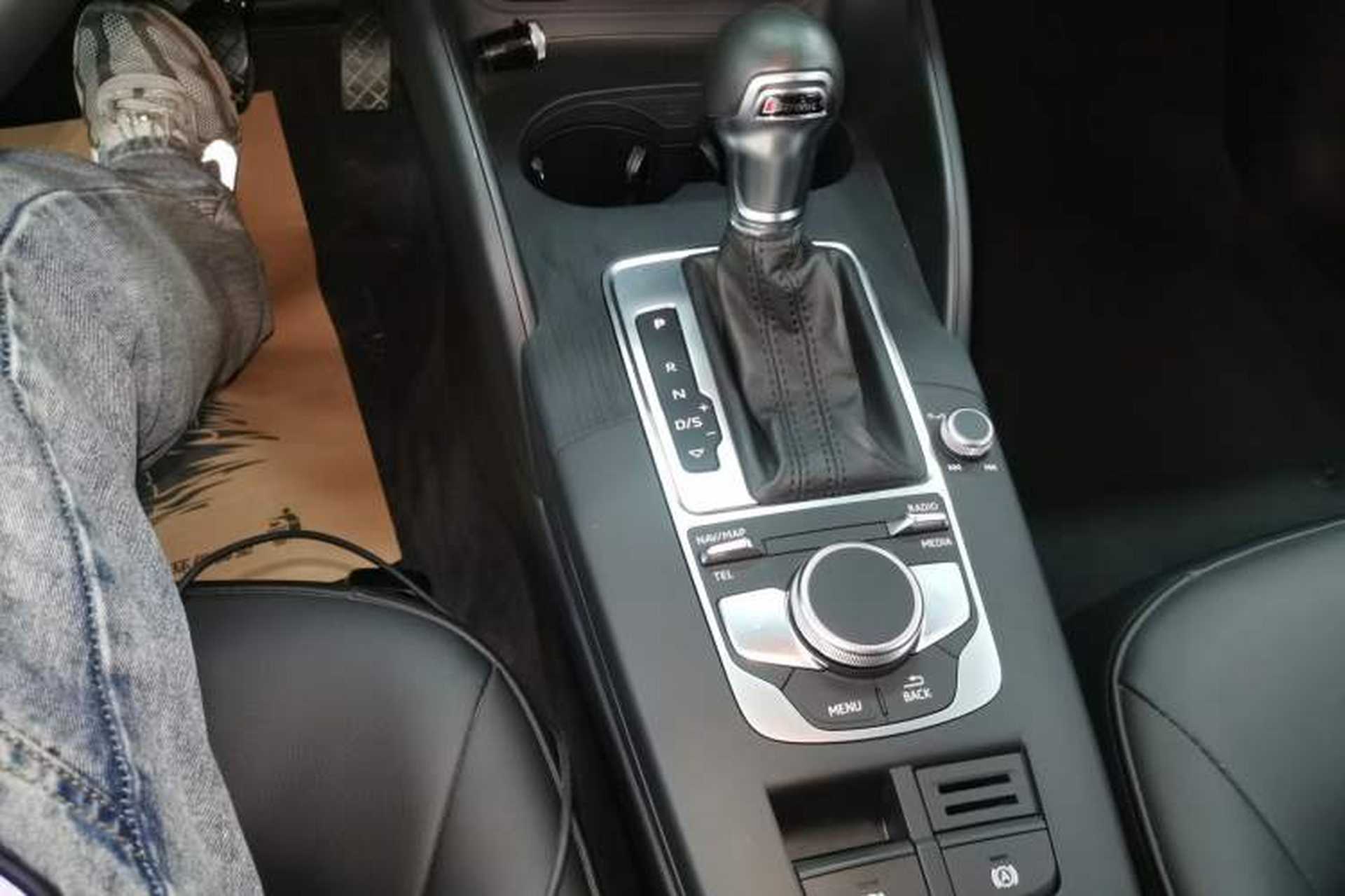 Used Audi A3 2020 Restyled Limousine 35 TFSI Ambition Version China VI Gear Lever