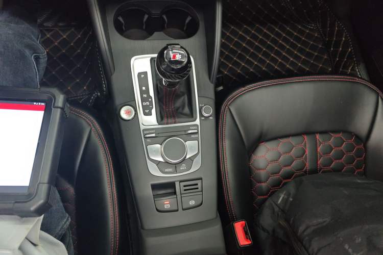 Used Audi A3 2020 Restyled Limousine 35 TFSI Ambition Version China VI Gear Lever