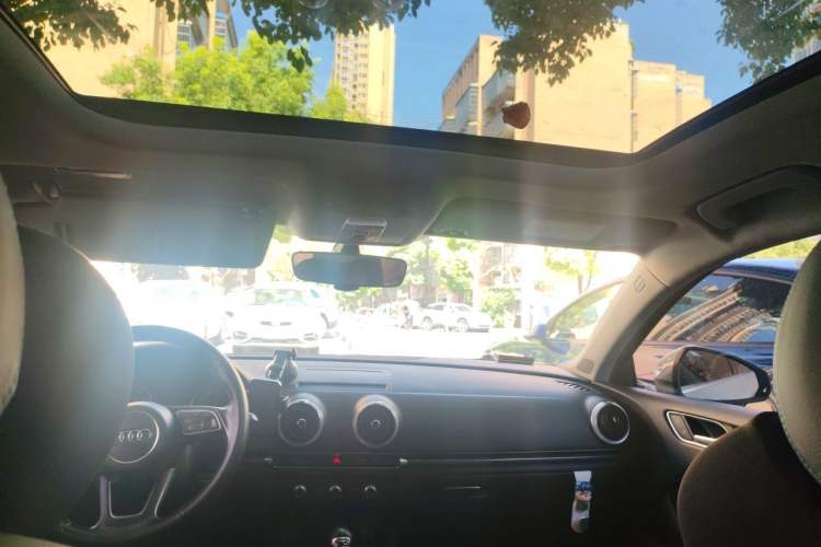 Used Audi A3 2020 Limousine 35 TFSI Fashion Edition China VI Emission Standard Headliner