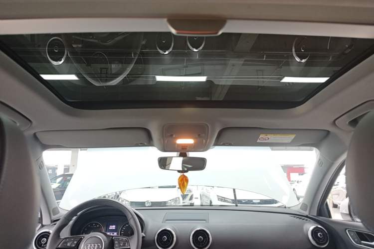 Used Audi A3 2020 Limousine 35 TFSI Fashion Edition China VI Emission Standard Headliner