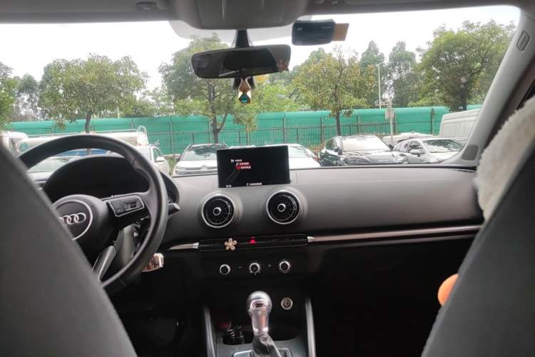Used Audi A3 2020 Limousine 35 TFSI Ambition China VI Headliner