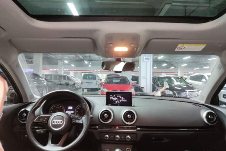 Used Audi A3 2020 Limousine 35 TFSI Fashion Edition China VI Emission Standard Headliner