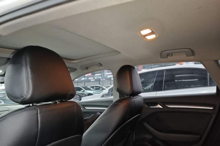 Used Audi A3 2020 Restyled Sportback 35 TFSI Entry-Level China VI Emission Standard Headliner