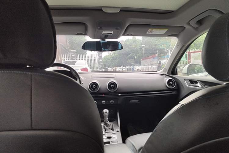 Used Audi A3 2020 Limousine 35 TFSI Fashion Edition China VI Emission Standard Headliner