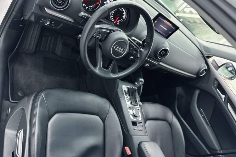 Used Audi A3 2020 Restyled Sportback 35 TFSI Entry-Level China VI Emission Standard Interior 1