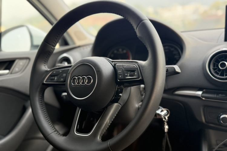 Used Audi A3 2020 Limousine 35 TFSI Ambition China VI Interior 1