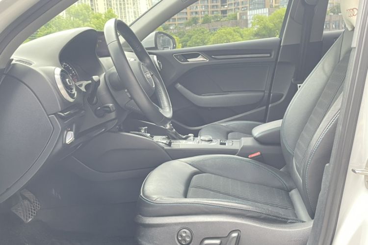 Used Audi A3 2020 Limousine 35 TFSI Fashion Edition China VI Emission Standard Interior 1