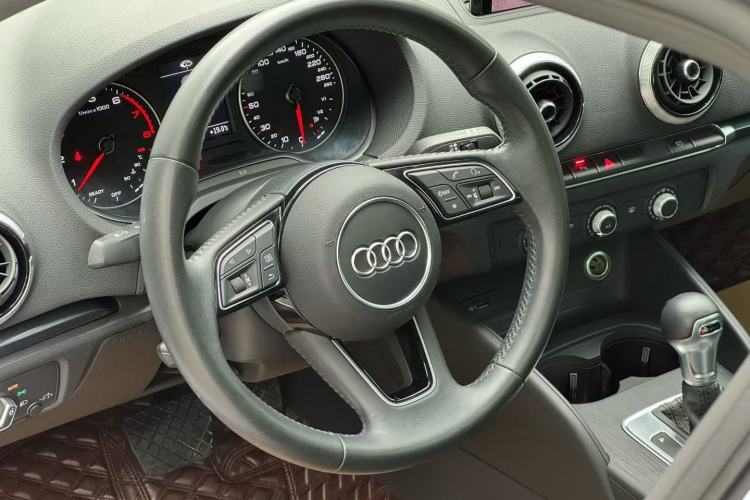 Used Audi A3 2020 Sportback 35 TFSI Fashion Edition China VI Emission Standard Interior 1