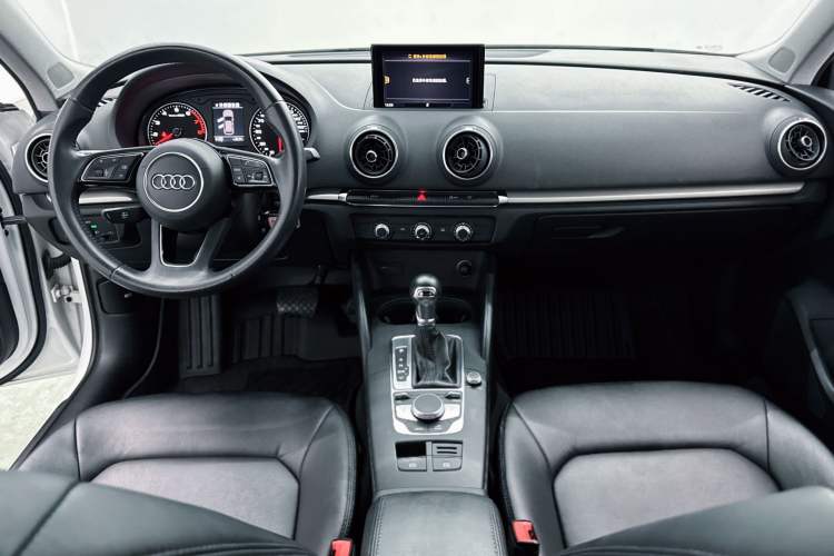 Used Audi A3 2020 Restyled Sportback 35 TFSI Entry-Level China VI Emission Standard Interior 2