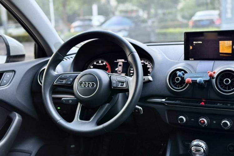 Used Audi A3 2020 Restyled Limousine 35 TFSI Ambition Version China VI Interior 2
