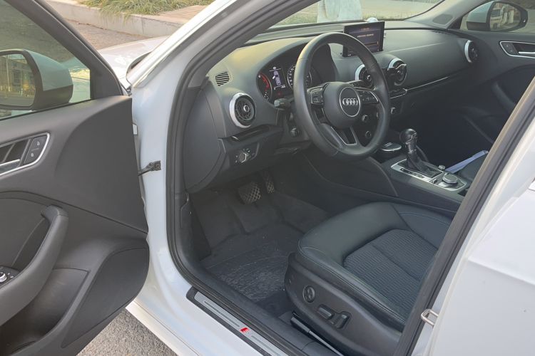 Used Audi A3 2020 Sportback 35 TFSI Fashion Edition China VI Emission Standard Interior 2