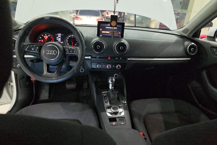 Used Audi A3 2020 Restyled Sportback 35 TFSI Entry-Level China VI Emission Standard Interior 2