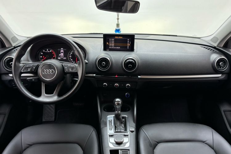 Used Audi A3 2020 Limousine 35 TFSI Ambition China VI Interior 2