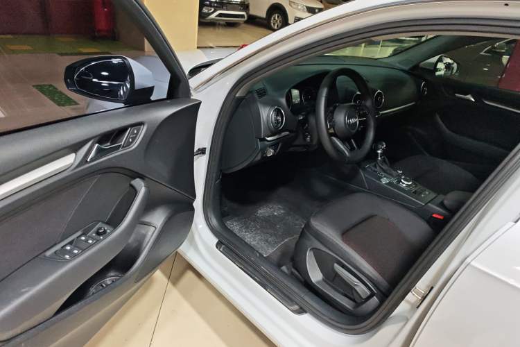 Used Audi A3 2020 Restyled Sportback 35 TFSI Entry-Level China VI Emission Standard Interior 3