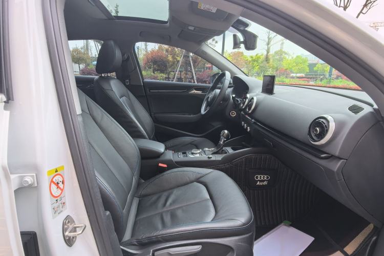 Used Audi A3 2020 Limousine 35 TFSI Fashion Edition China VI Emission Standard Interior 3