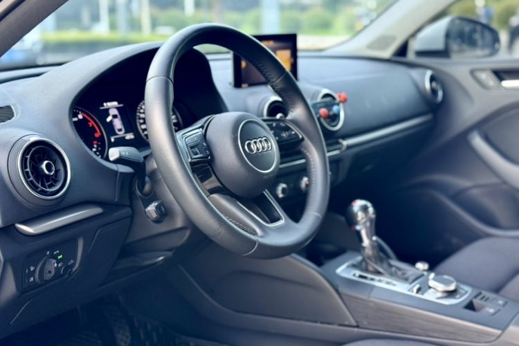 Used Audi A3 2020 Restyled Limousine 35 TFSI Ambition Version China VI Interior 3