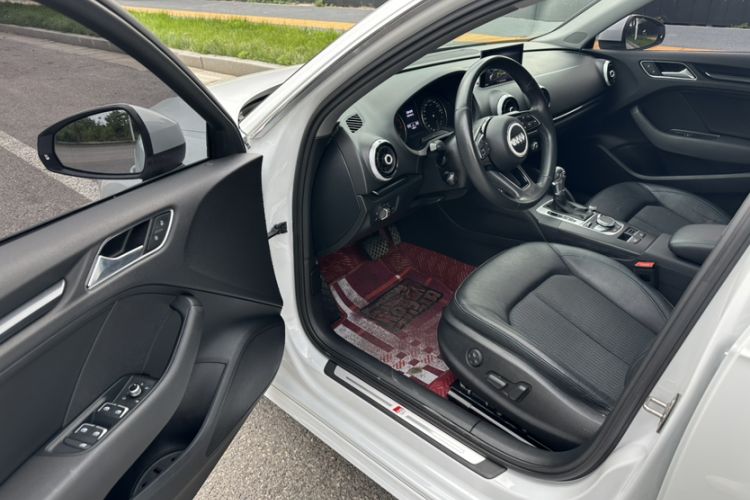 Used Audi A3 2020 Sportback 35 TFSI Fashion Edition China VI Emission Standard Interior 3