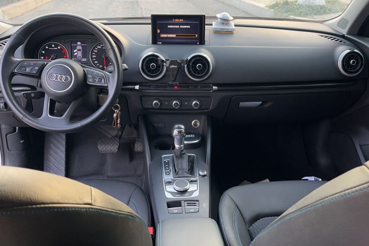 Used Audi A3 2020 Sportback 35 TFSI Fashion Edition China VI Emission Standard Interior 3