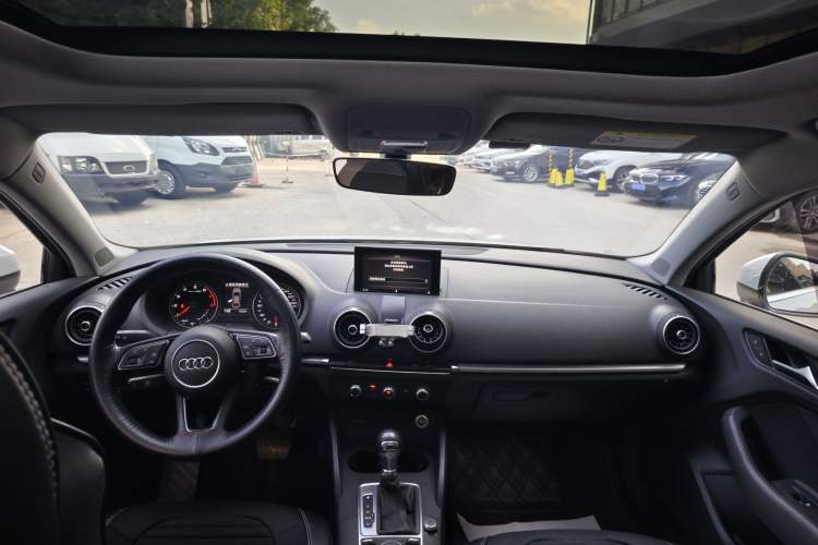 Used Audi A3 2020 Restyled Limousine 35 TFSI Ambition Version China VI Interior 3