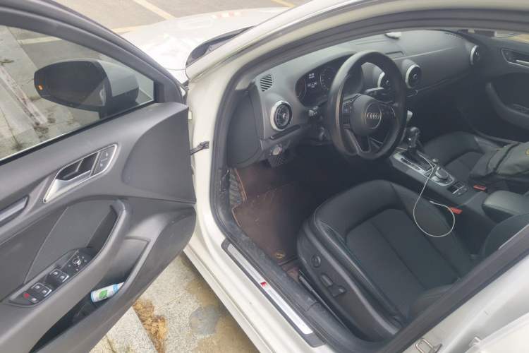 Used Audi A3 2020 Sportback 35 TFSI Fashion Edition China VI Emission Standard Interior 3
