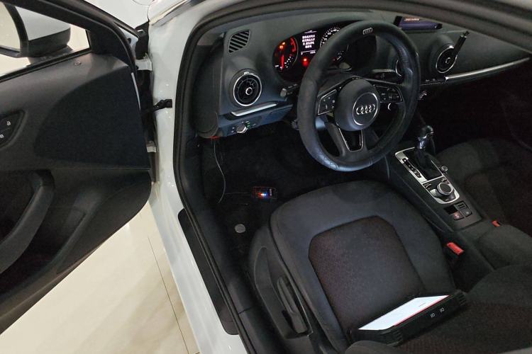 Used Audi A3 2020 Restyled Sportback 35 TFSI Entry-Level China VI Emission Standard Interior 3