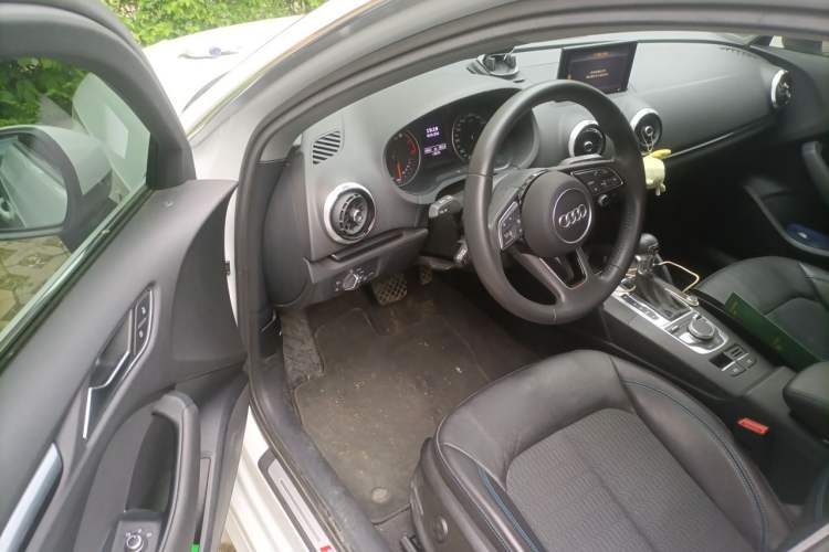 Used Audi A3 2020 Sportback 35 TFSI Fashion Edition China VI Emission Standard Interior 3