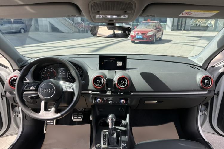 Used Audi A3 2020 Limousine 35 TFSI Style Edition China VI Emission Standard Interior 3