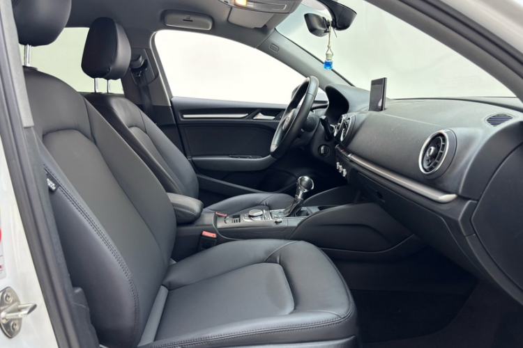 Used Audi A3 2020 Limousine 35 TFSI Ambition China VI Interior 3