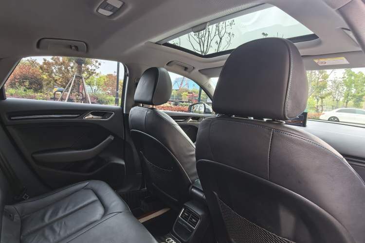 Used Audi A3 2020 Limousine 35 TFSI Fashion Edition China VI Emission Standard Interior 4