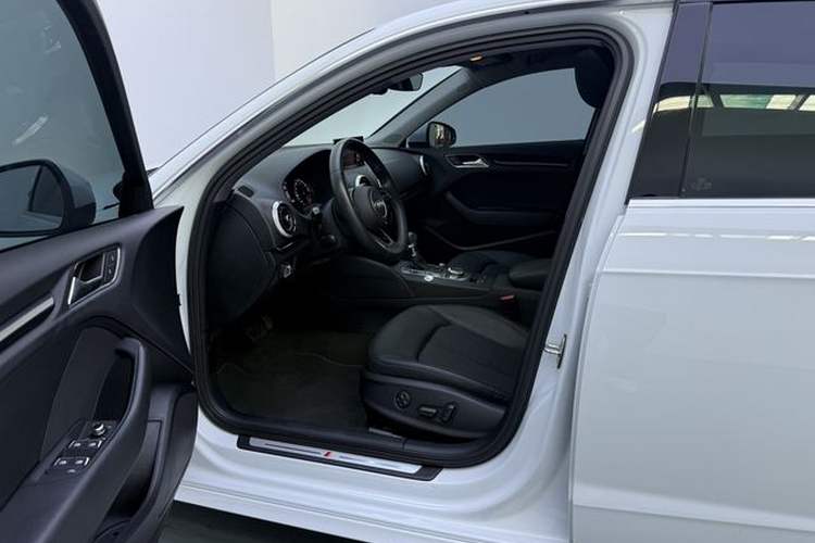 Used Audi A3 2020 Sportback 35 TFSI Fashion Edition China VI Emission Standard Interior 4
