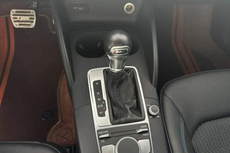 Used Audi A3 2020 Limousine 35 TFSI Fashion Edition China VI Emission Standard Interior 4
