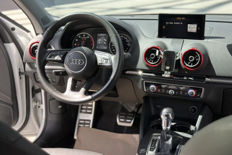 Used Audi A3 2020 Limousine 35 TFSI Style Edition China VI Emission Standard Interior 6