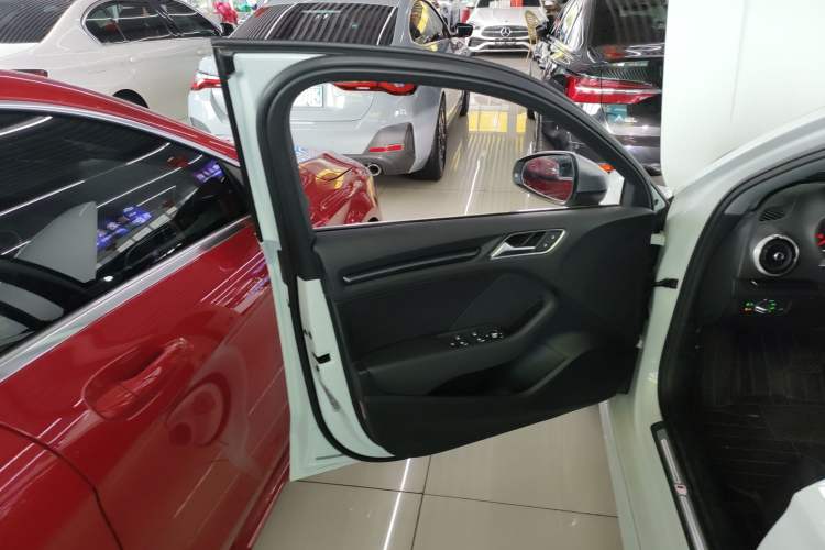 Used Audi A3 2020 Limousine 35 TFSI Fashion Edition China VI Emission Standard Left Front Door Interior