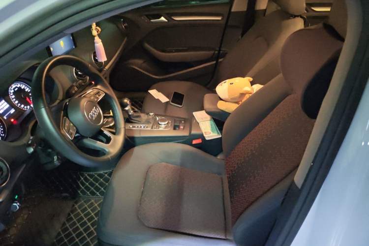 Used Audi A3 2020 Restyled Limousine 35 TFSI Ambition Version China VI Left Front Seat