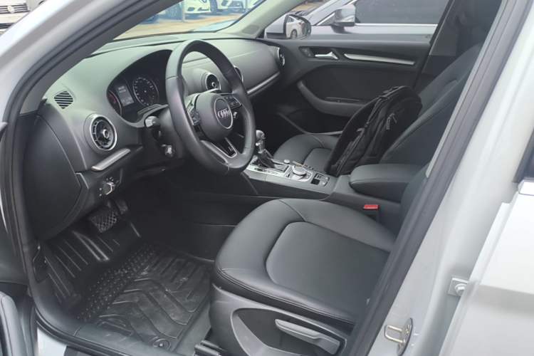 Used Audi A3 2020 Restyled Limousine 35 TFSI Ambition Version China VI Left Front Seat