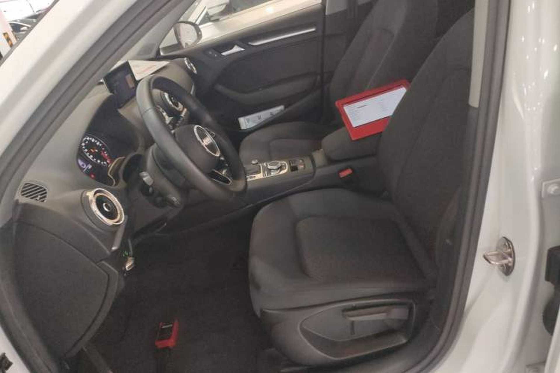 Used Audi A3 2020 Restyled Limousine 35 TFSI Ambition Version China VI Left Front Seat