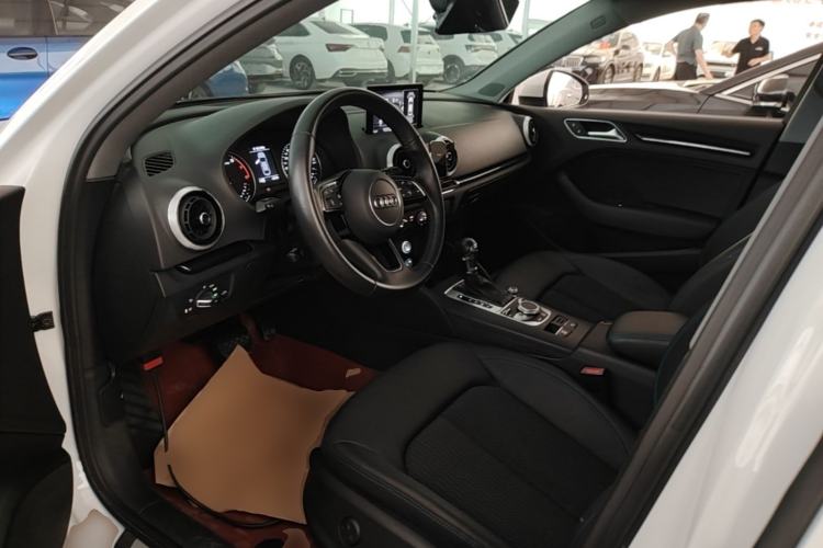 Used Audi A3 2020 Limousine 35 TFSI Fashion Edition China VI Emission Standard Left Front Seat