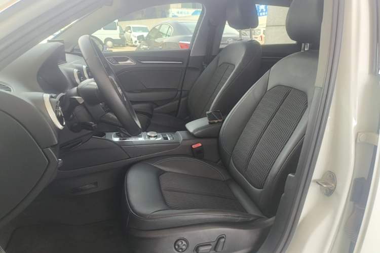 Used Audi A3 2020 Sportback 35 TFSI Fashion Edition China VI Emission Standard Left Front Seat