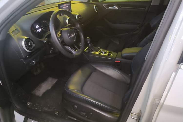 Used Audi A3 2020 Limousine 35 TFSI Fashion Edition China VI Emission Standard Left Front Seat