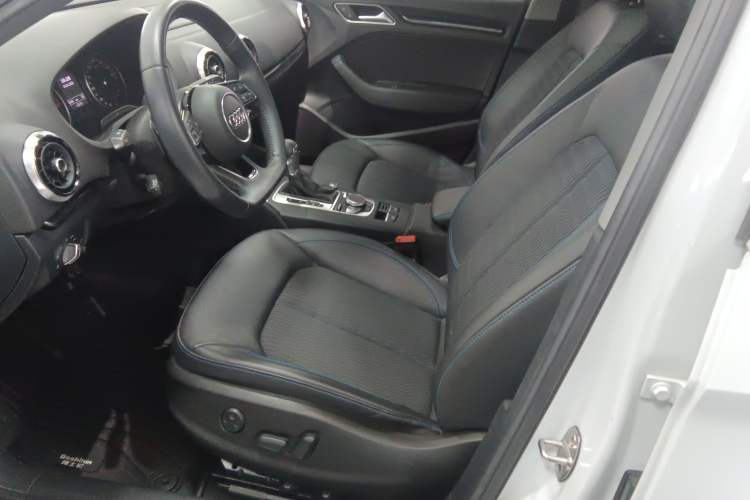 Used Audi A3 2020 Limousine 35 TFSI Fashion Edition China VI Emission Standard Left Front Seat