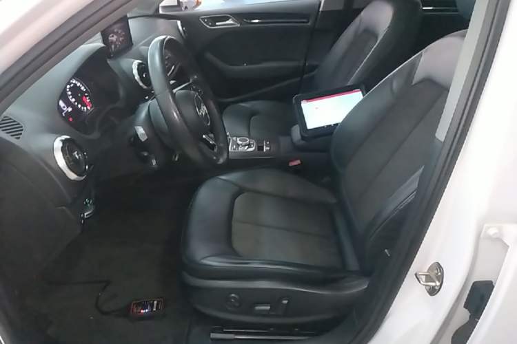 Used Audi A3 2020 Limousine 35 TFSI Fashion Edition China VI Emission Standard Left Front Seat
