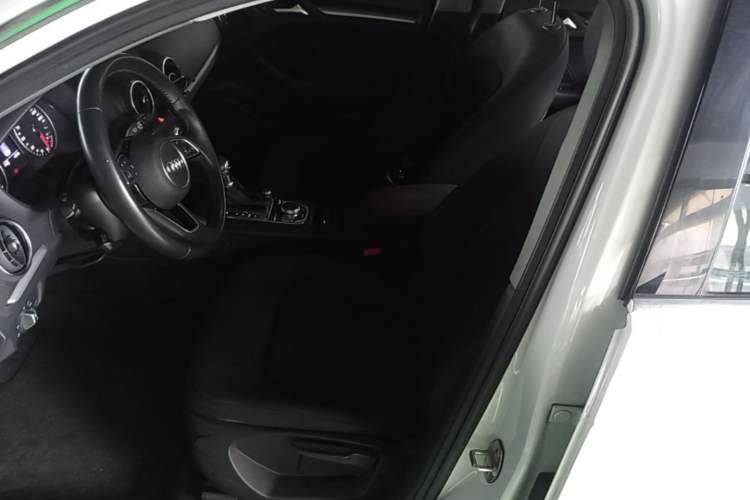 Used Audi A3 2020 Restyled Sportback 35 TFSI Entry-Level China VI Emission Standard Left Front Seat