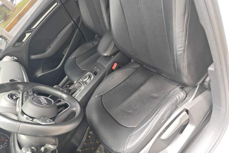 Used Audi A3 2020 Restyled Limousine 35 TFSI Ambition Version China VI Left Front Seat
