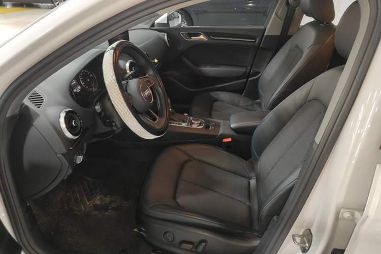 Used Audi A3 2020 Limousine 35 TFSI Fashion Edition China VI Emission Standard Left Front Seat