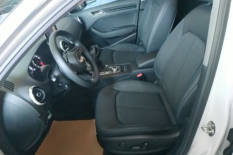 Used Audi A3 2020 Sportback 35 TFSI Fashion Edition China VI Emission Standard Left Front Seat